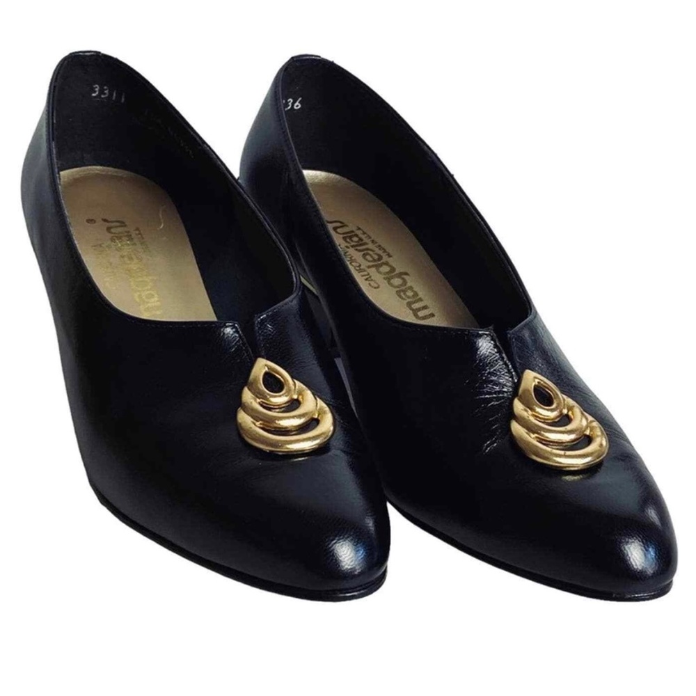 Vintage California Magdesians leather loafer pumps gold accents size 9.5 M black